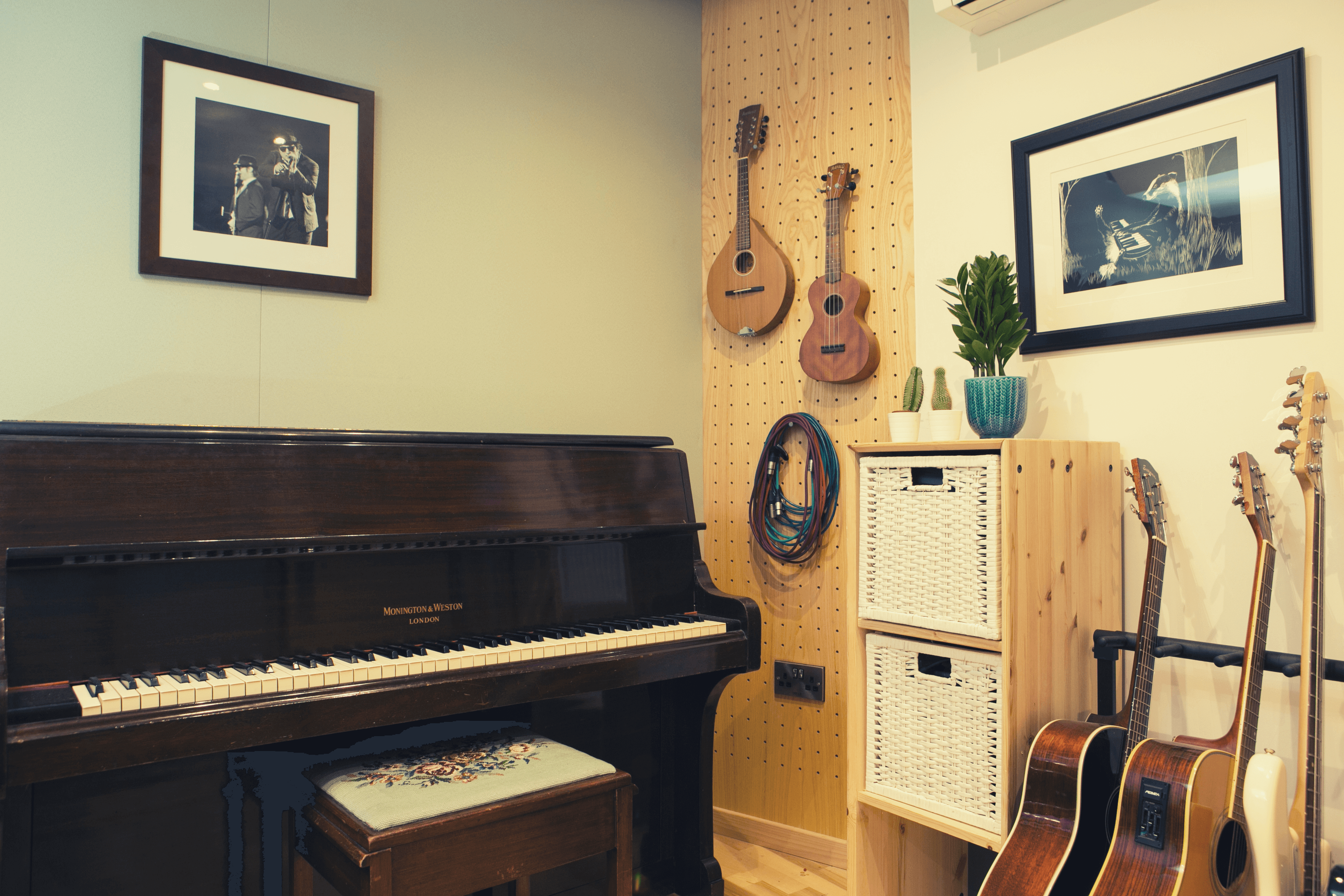 Larp Recording Studio North London - Piano and Acoustic Guitars